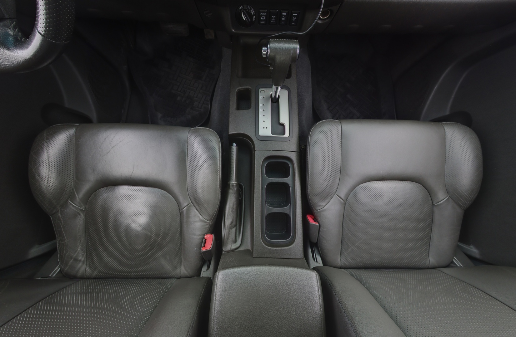NISSAN Navara 2009