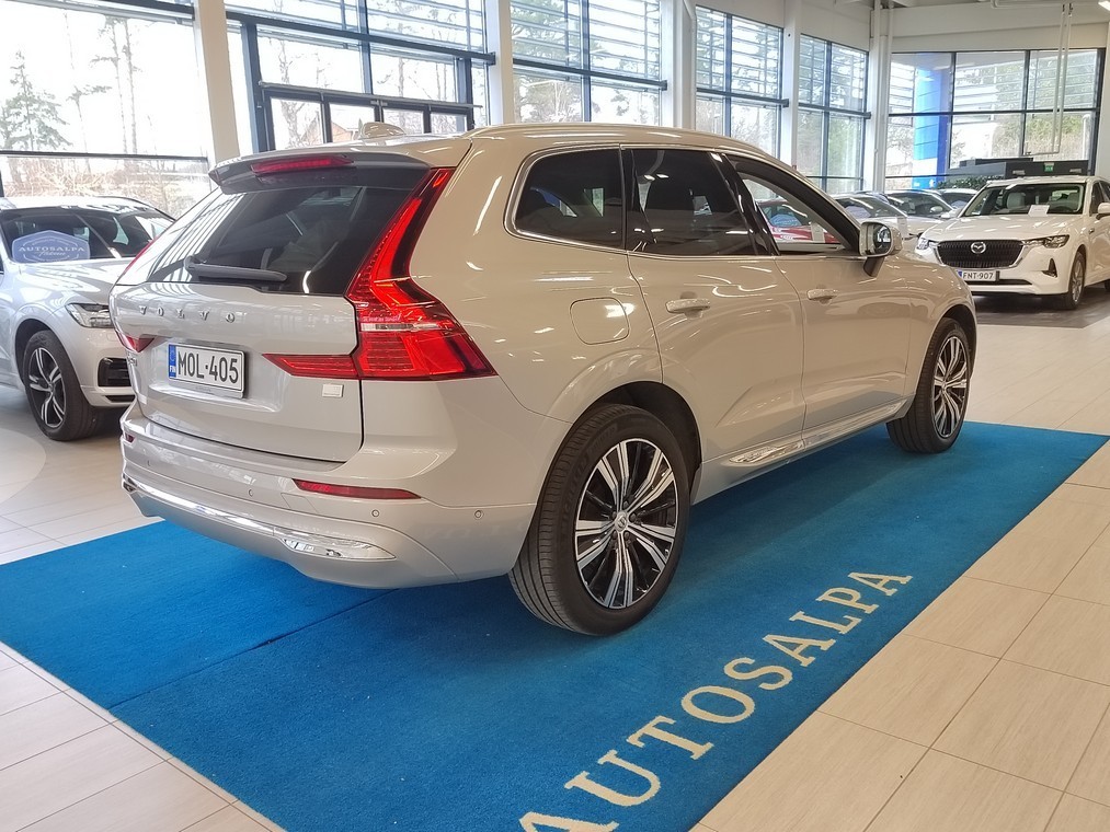 VOLVO XC60 2023