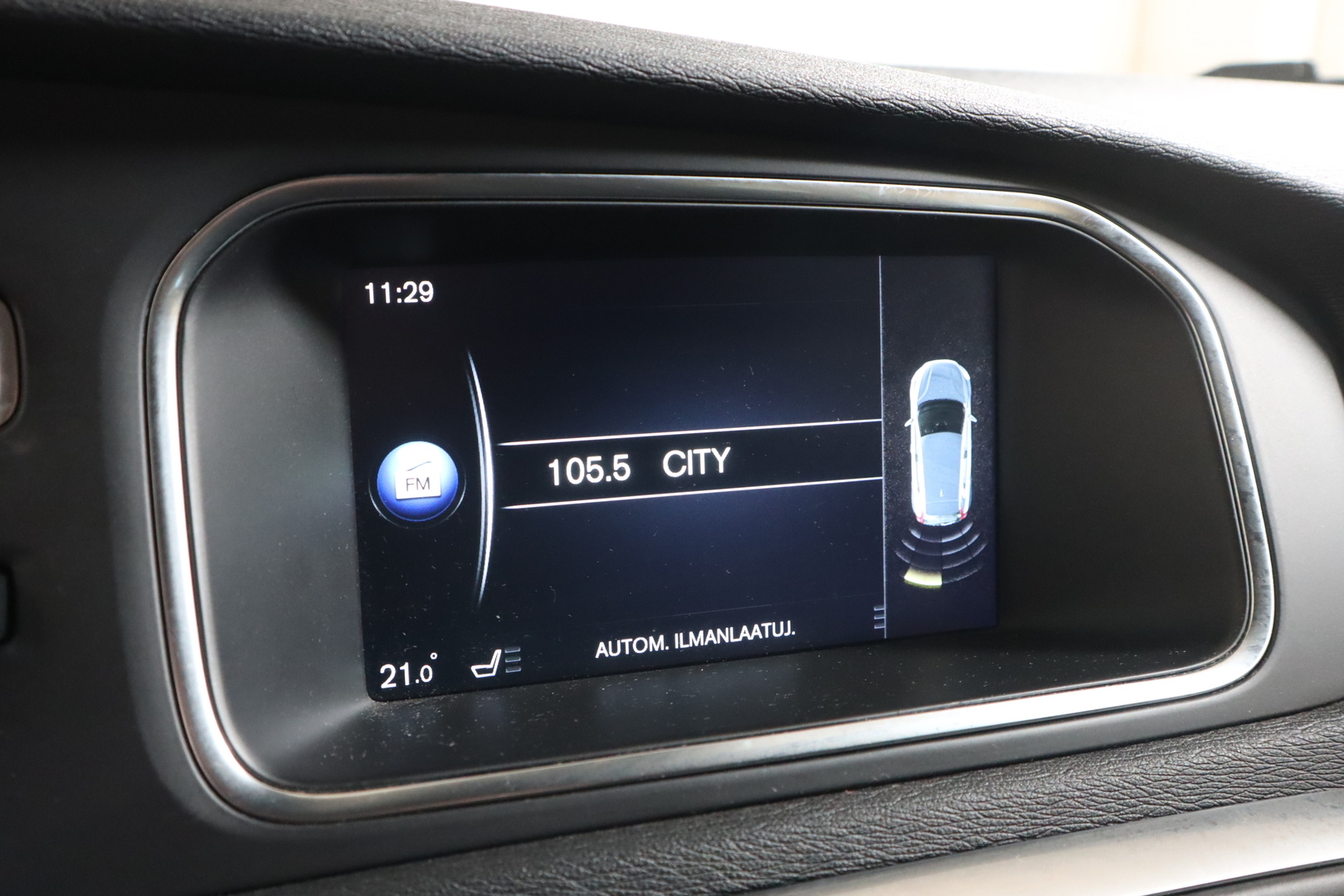 VOLVO V40 2016