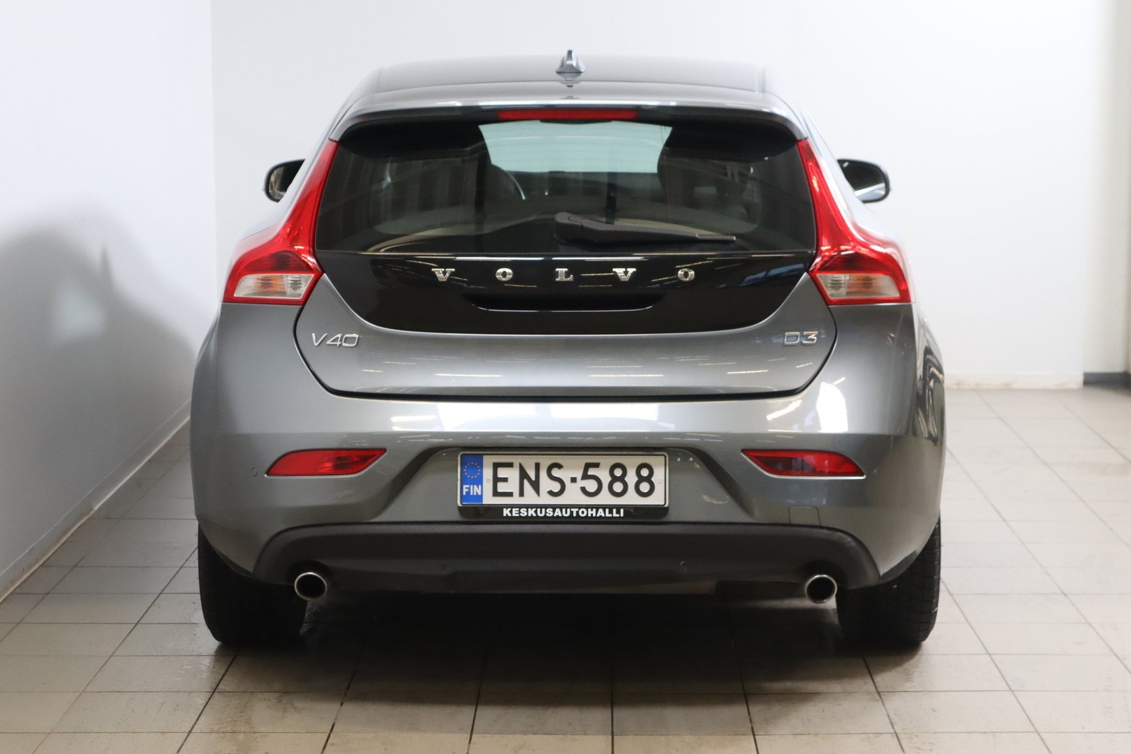 VOLVO V40 2016