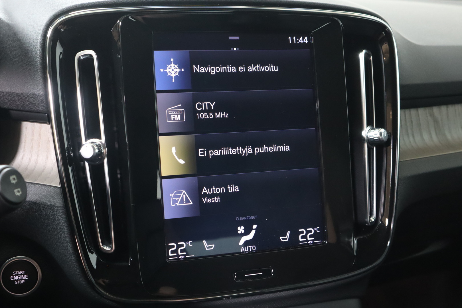VOLVO XC40 2019