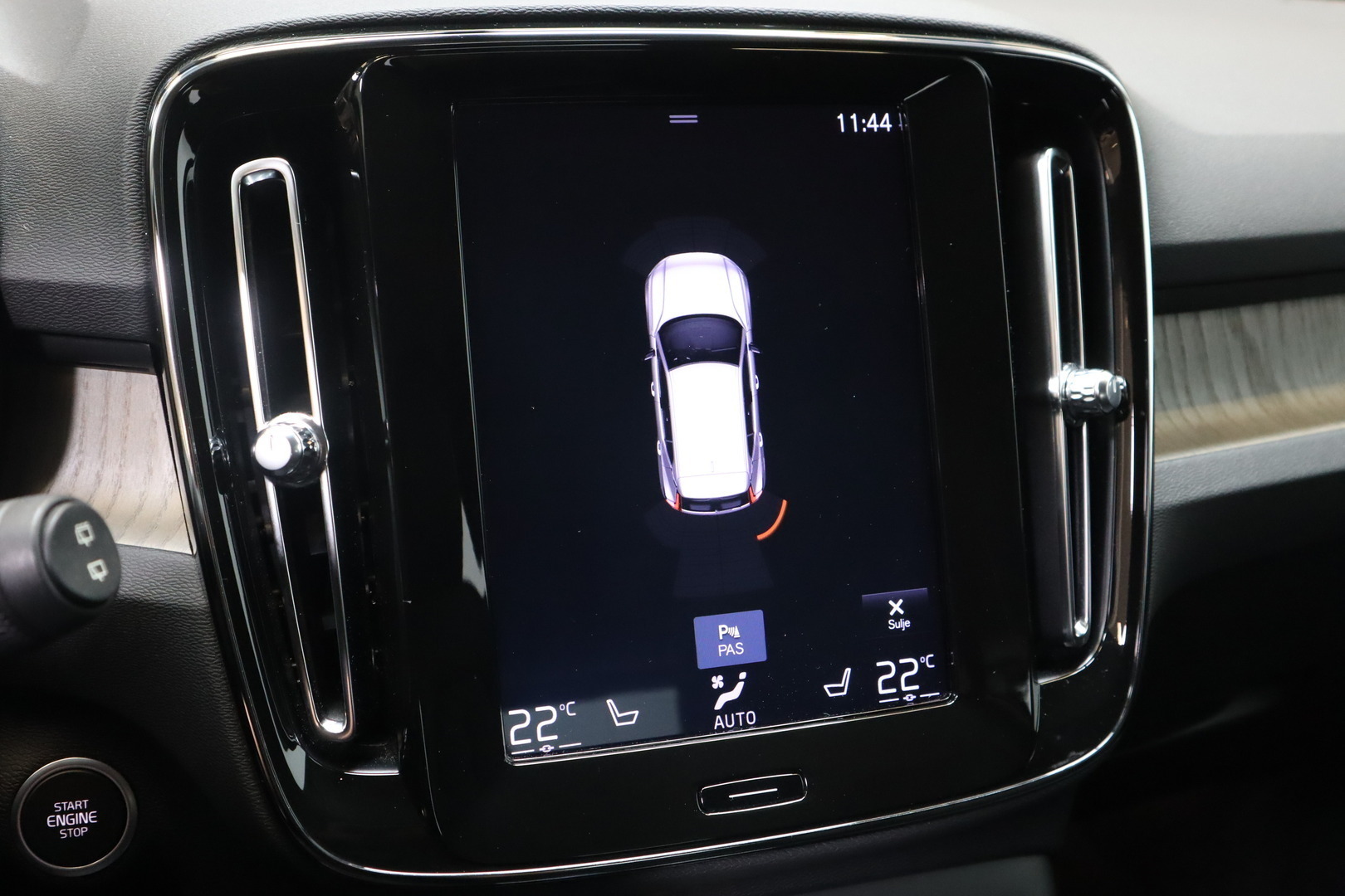 VOLVO XC40 2019