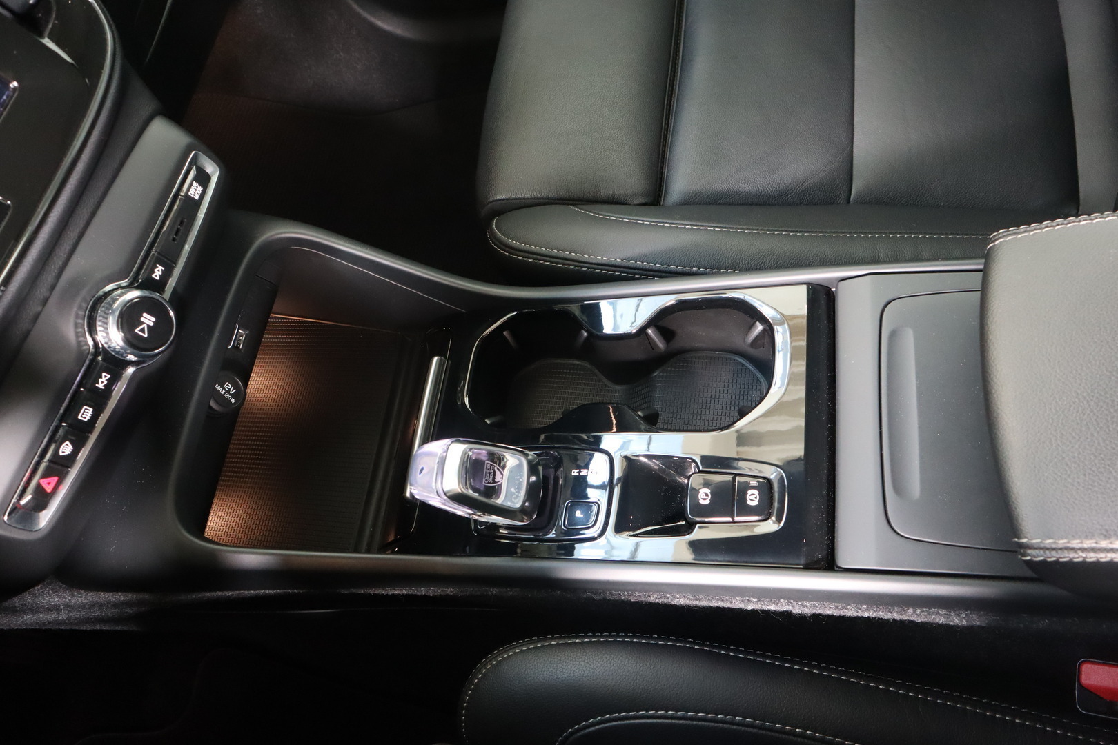 VOLVO XC40 2019