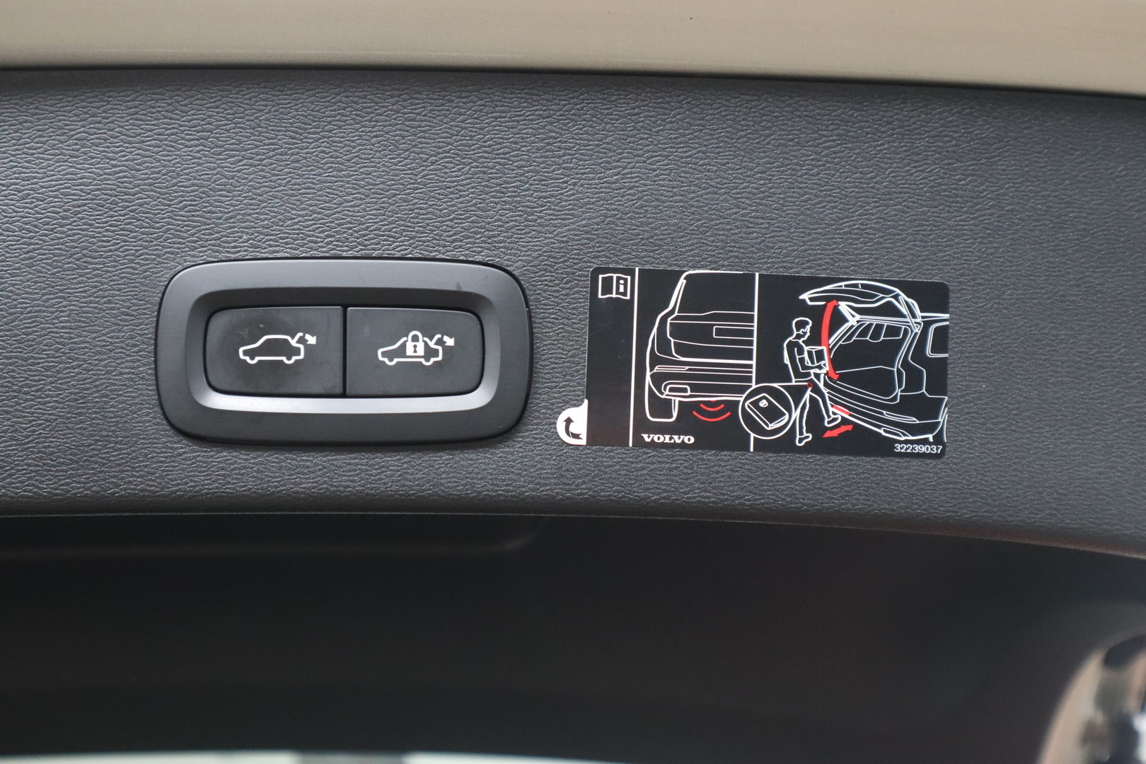VOLVO XC40 2019