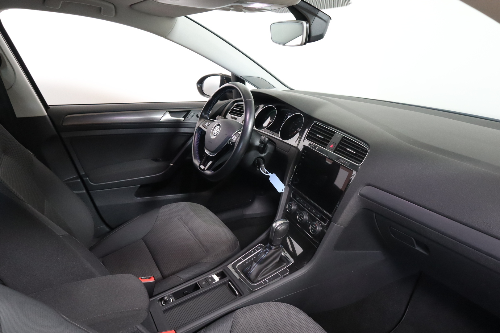 VOLKSWAGEN Golf 2020