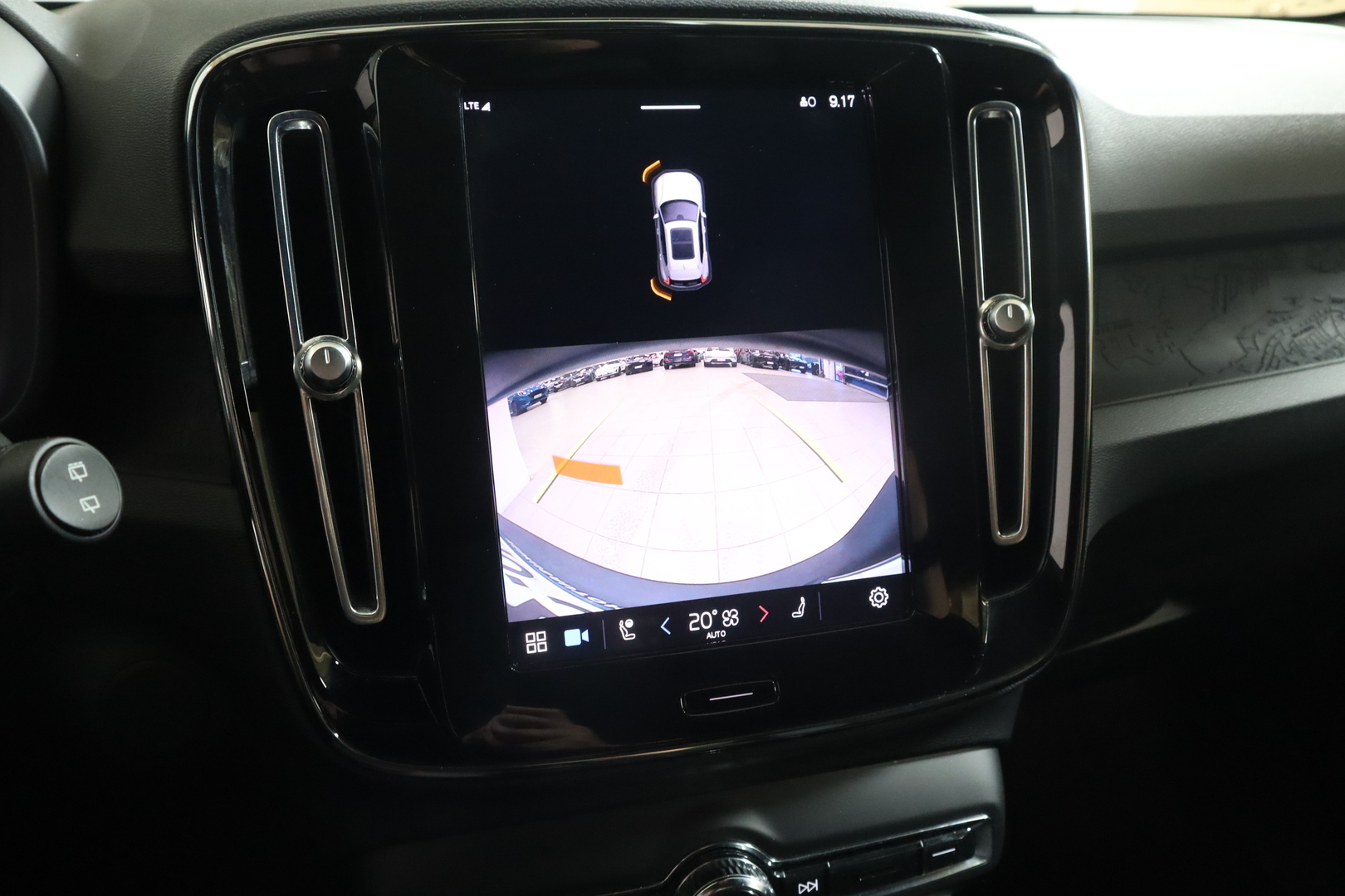 VOLVO XC40 2023
