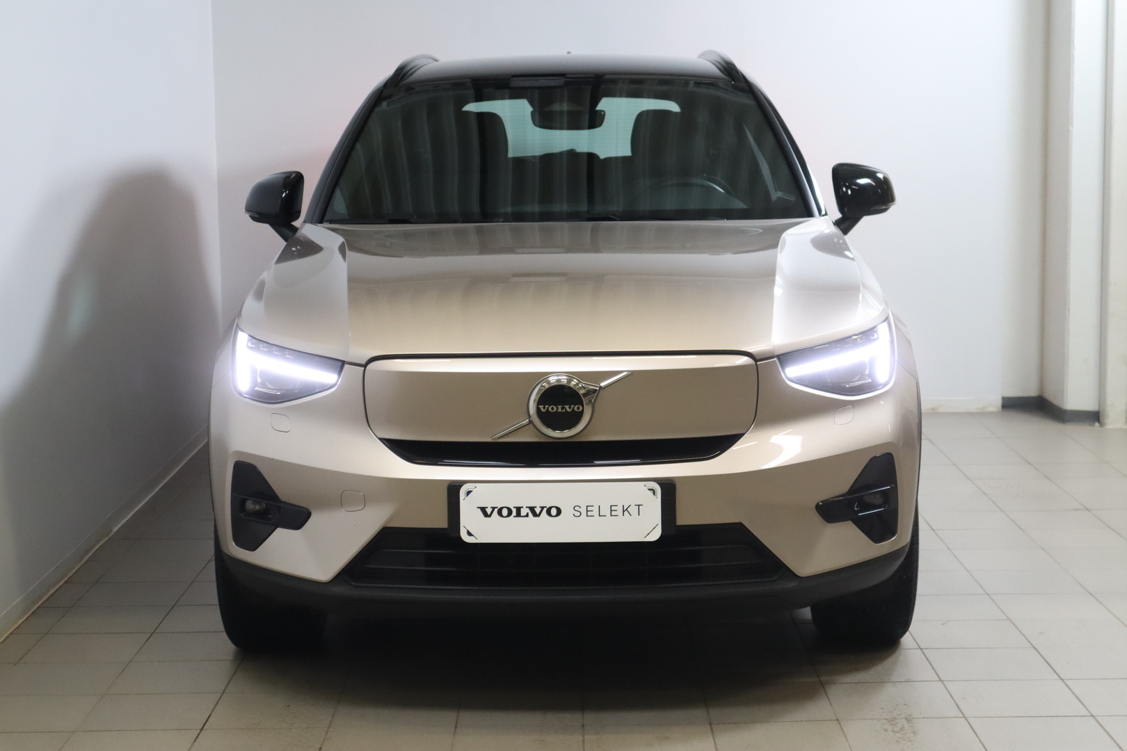 VOLVO XC40 2023