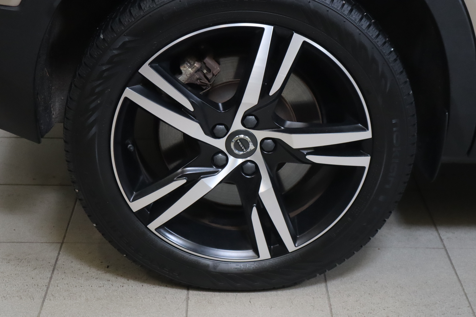 VOLVO XC40 2023