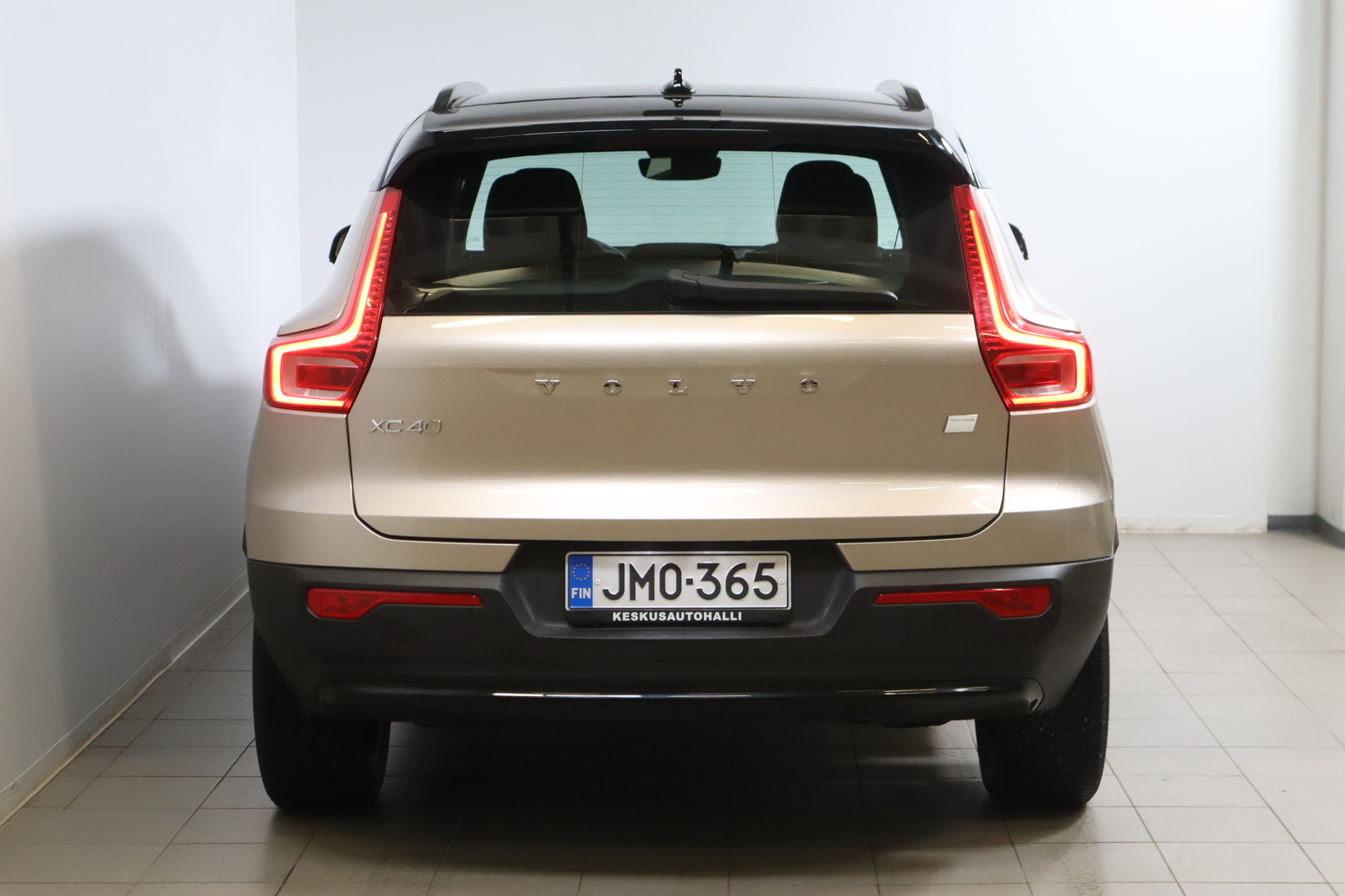 VOLVO XC40 2023