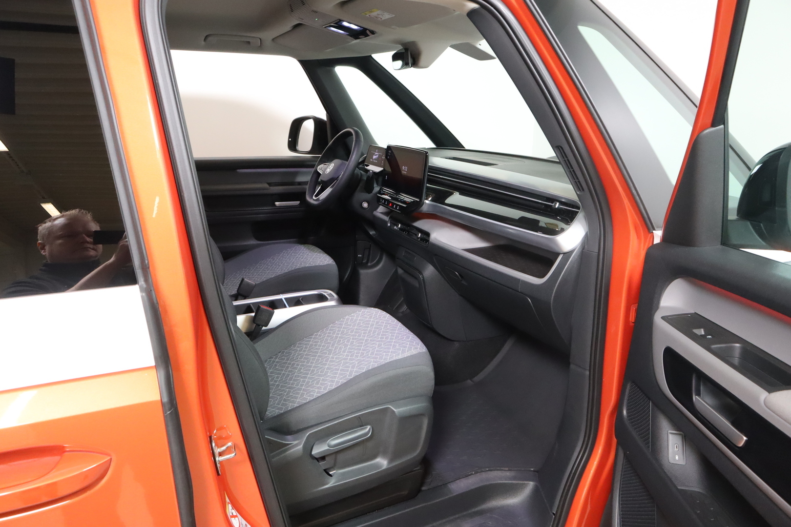 VOLKSWAGEN ID. Buzz 2024