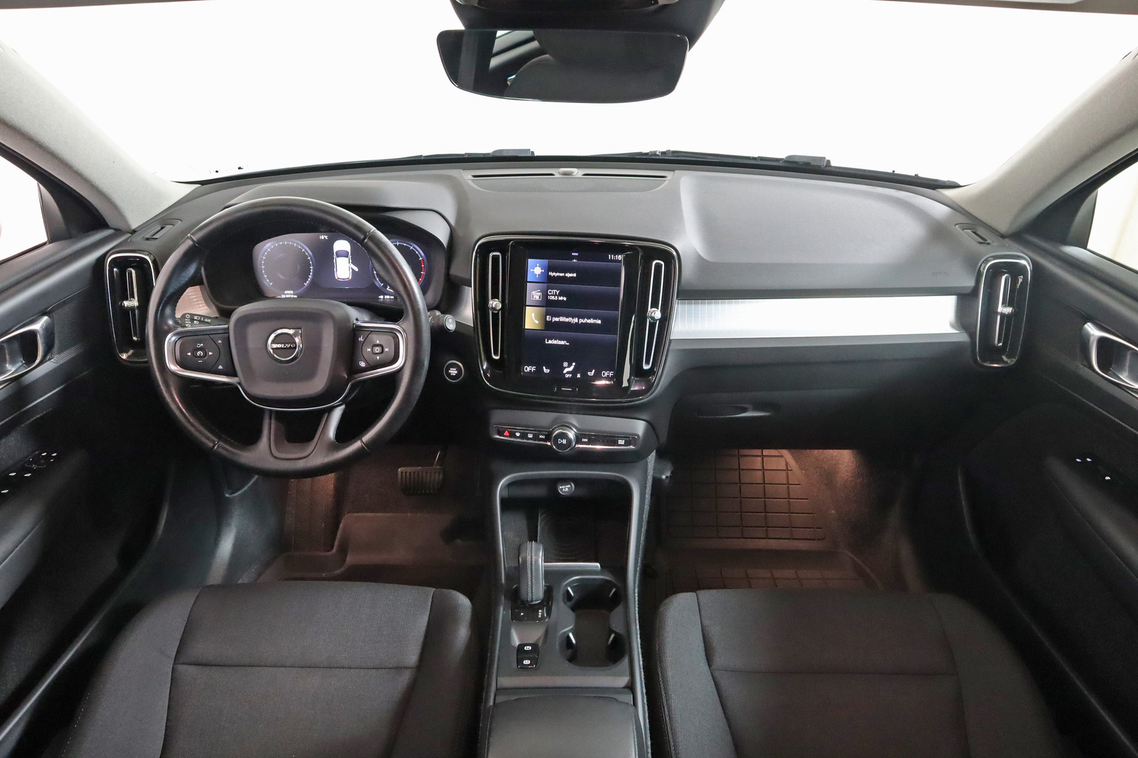 VOLVO XC40 2019