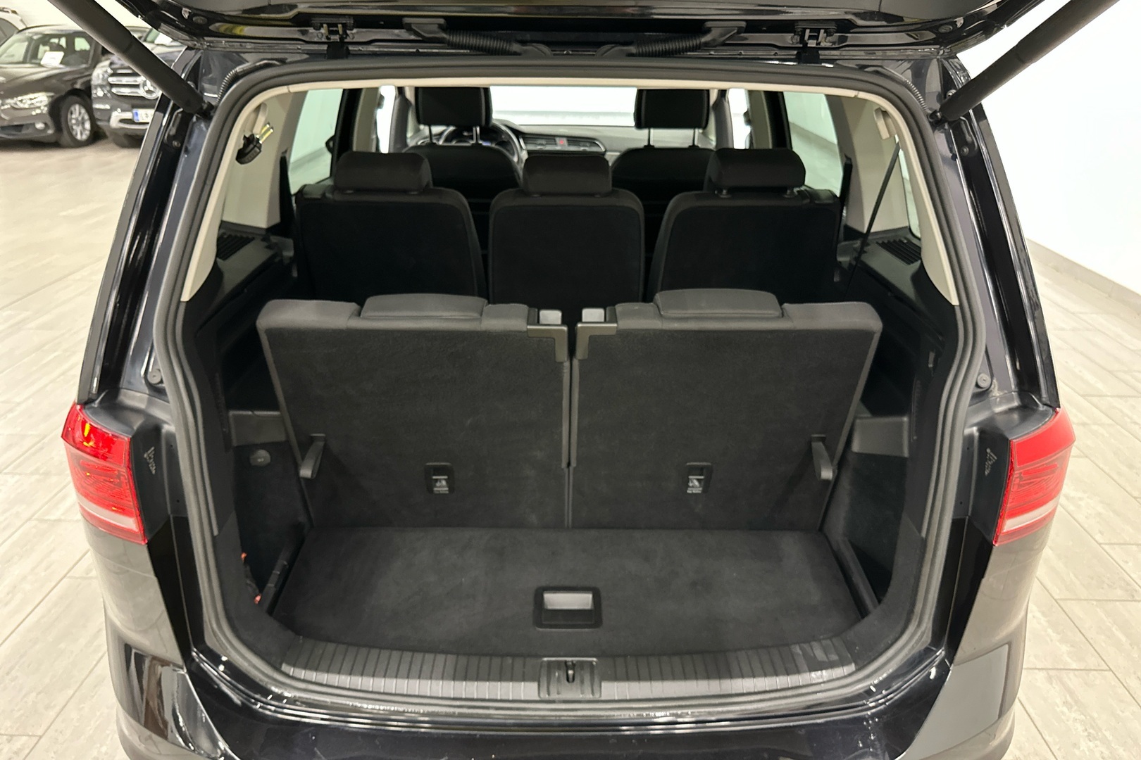 VOLKSWAGEN Touran 2019
