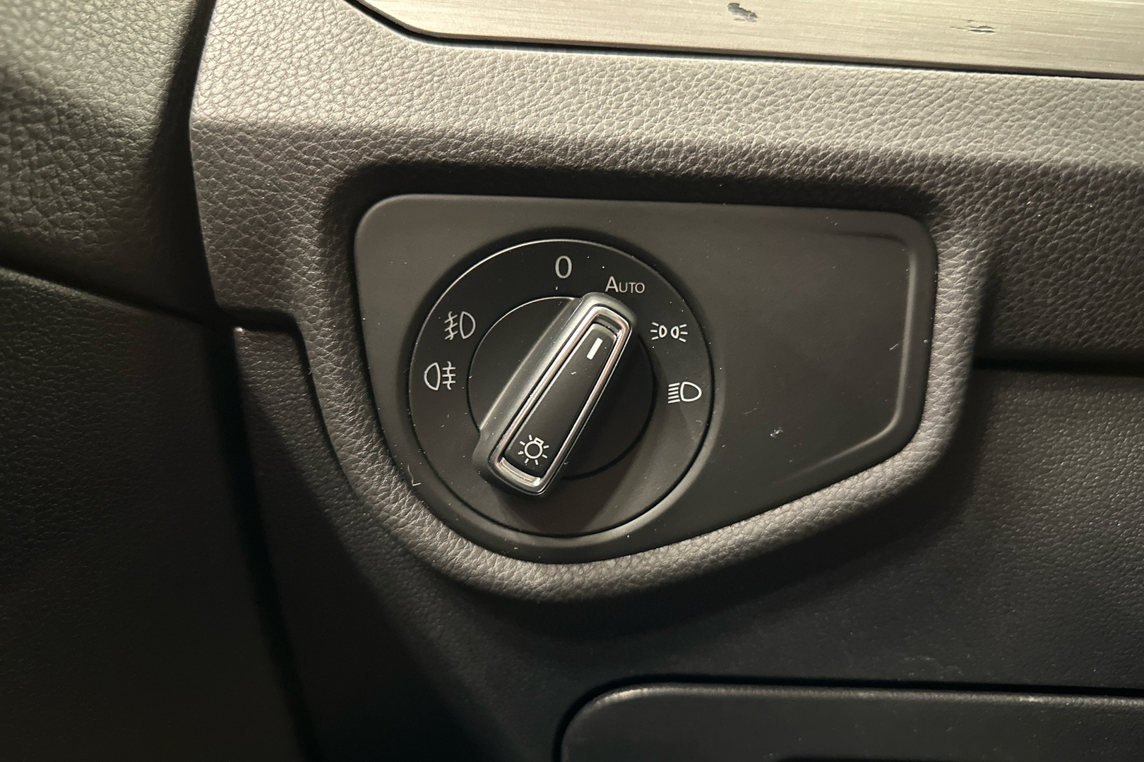 VOLKSWAGEN Touran 2019