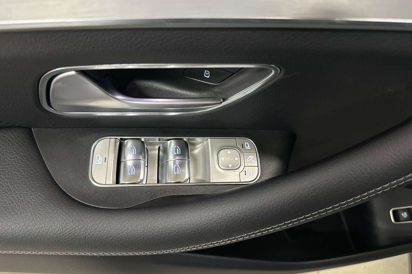 MERCEDES-BENZ GLE 2025