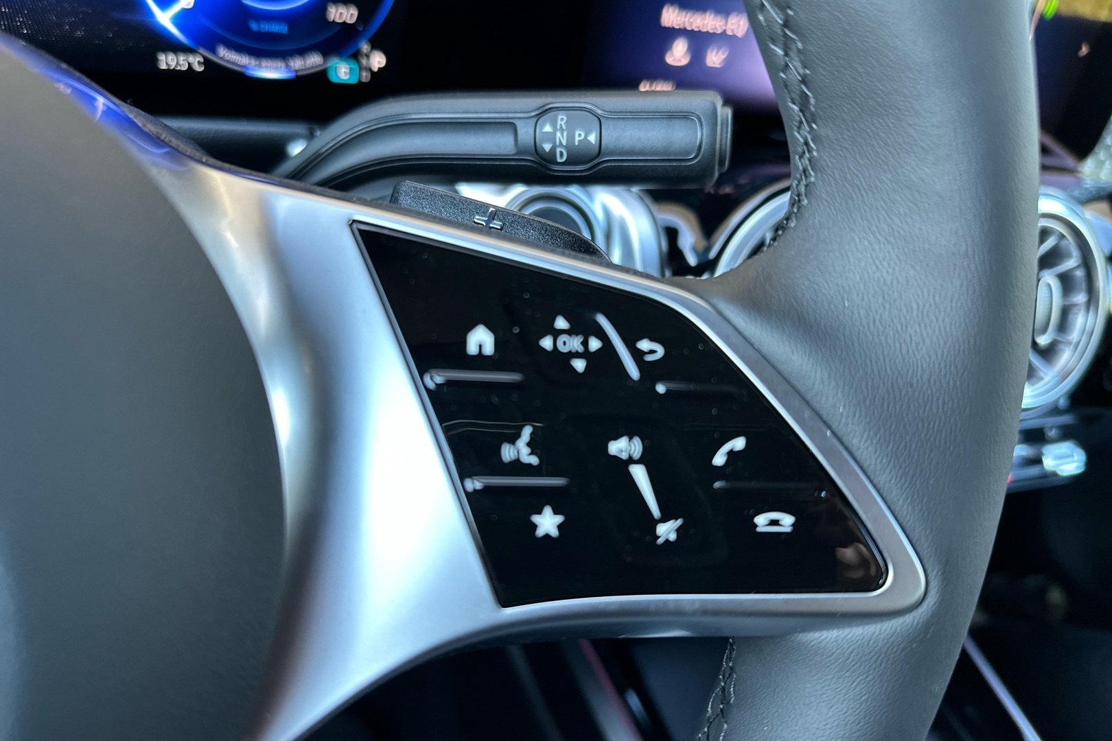 MERCEDES-BENZ EQB 2025