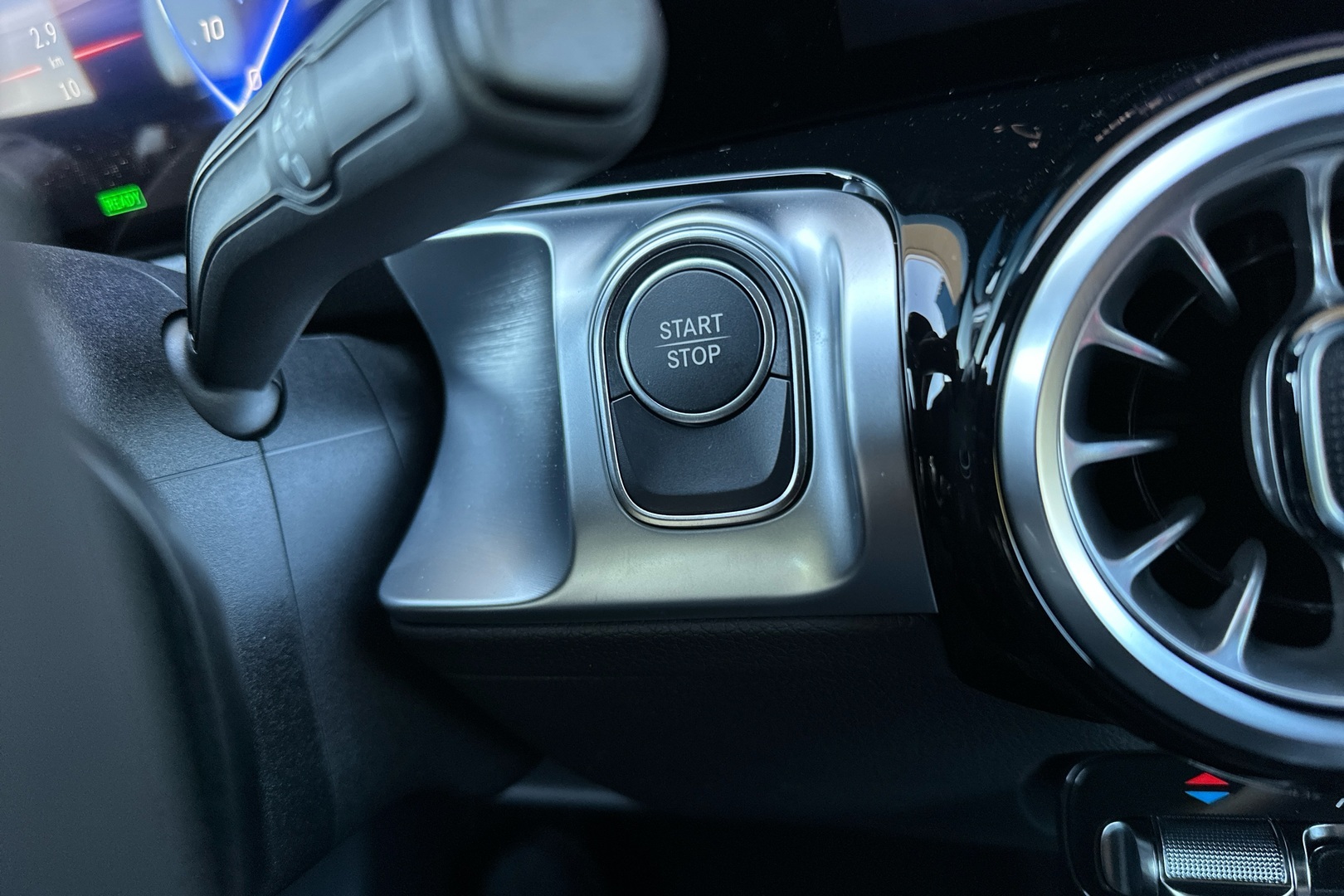 MERCEDES-BENZ EQB 2025