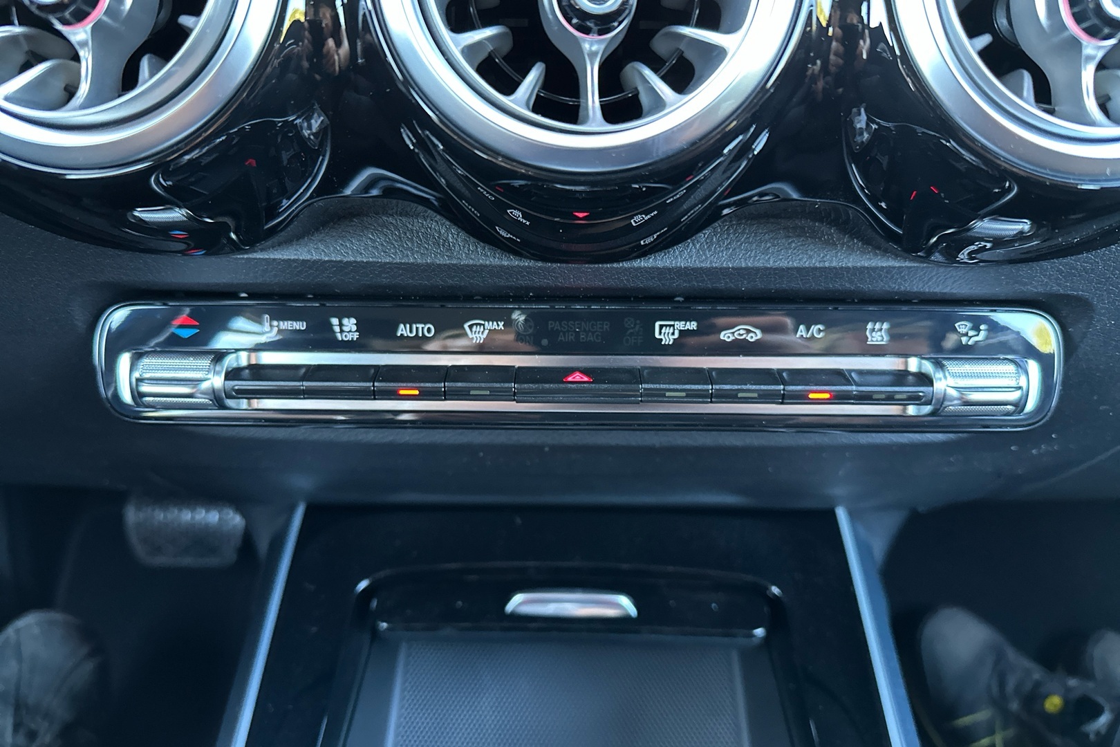 MERCEDES-BENZ EQB 2025
