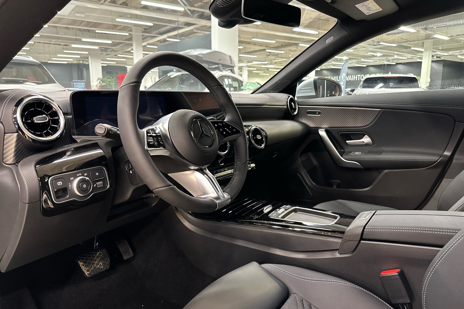 MERCEDES-BENZ CLA 2025