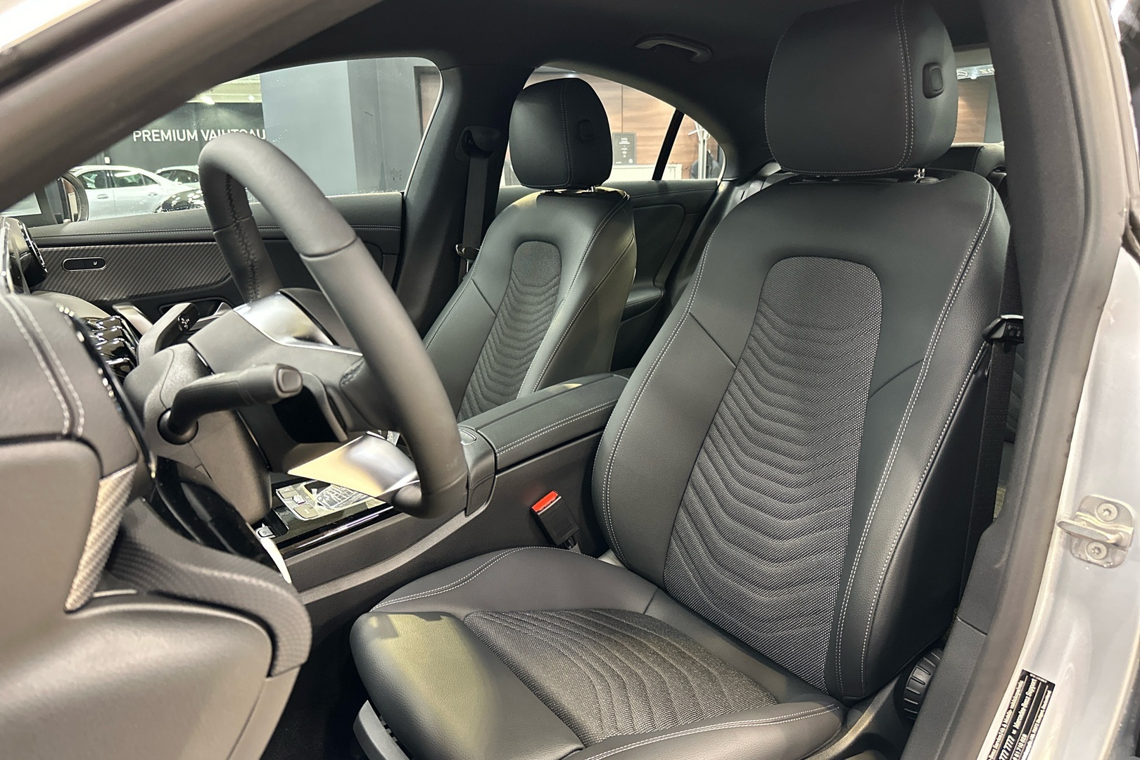 MERCEDES-BENZ CLA 2025