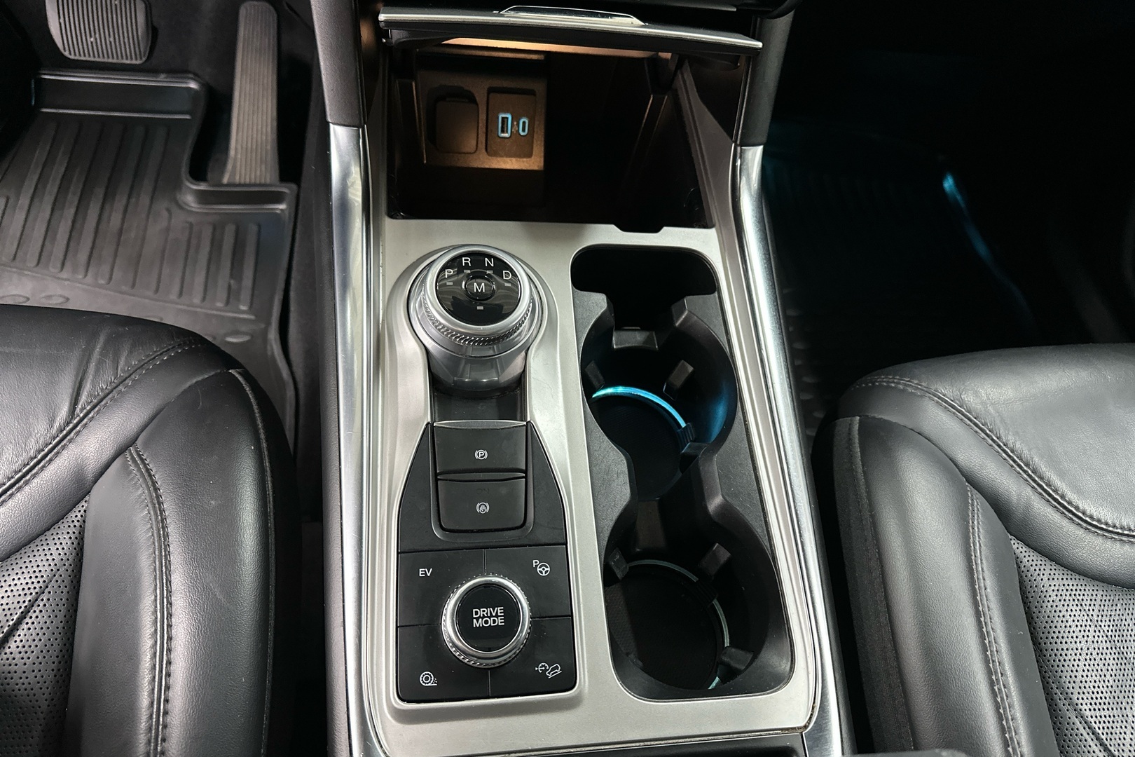 FORD Explorer 2021