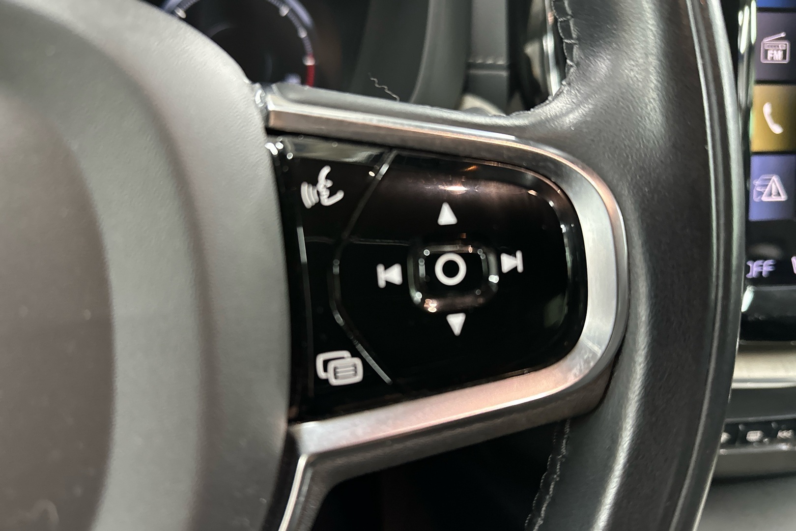 VOLVO XC60 2021