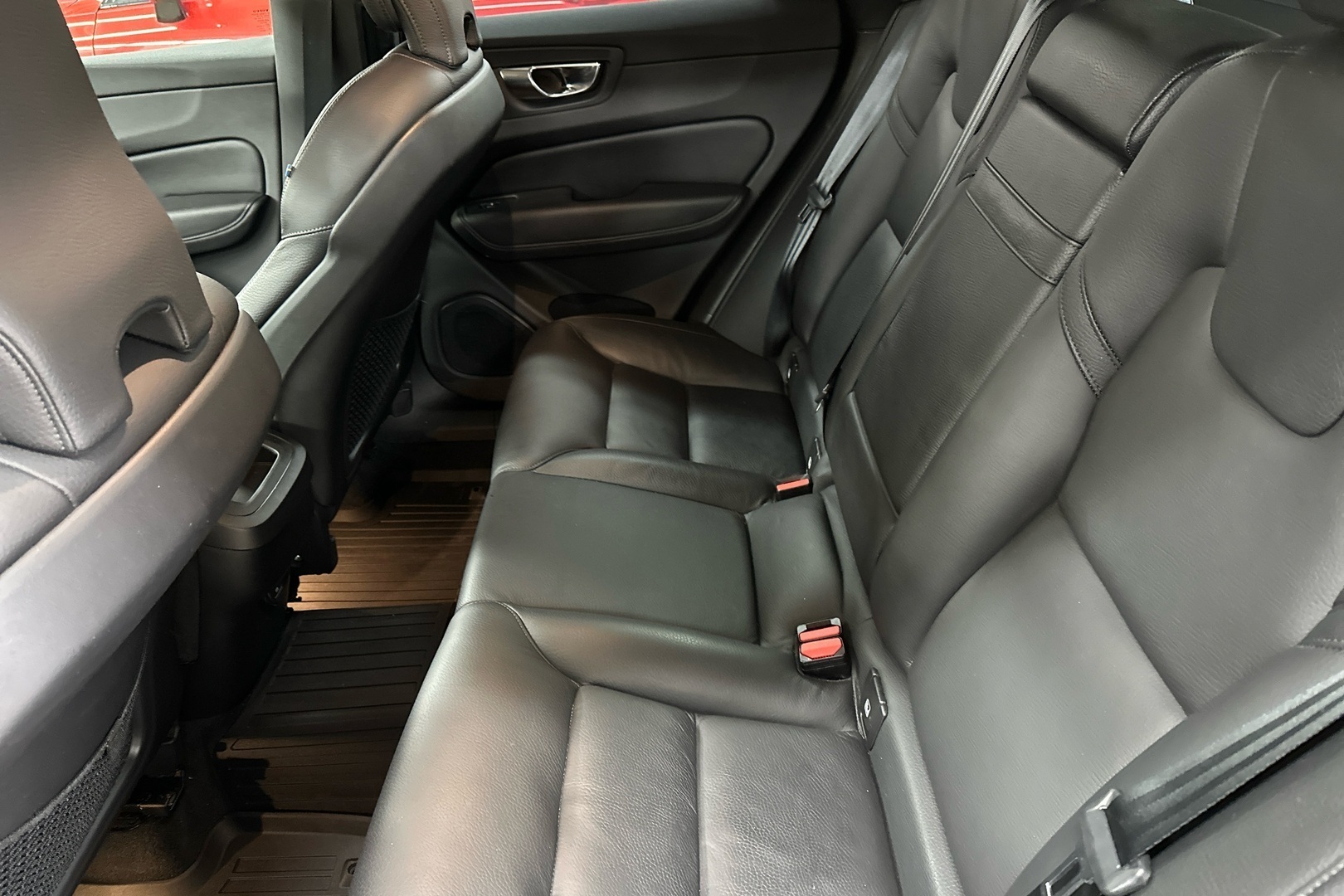 VOLVO XC60 2021