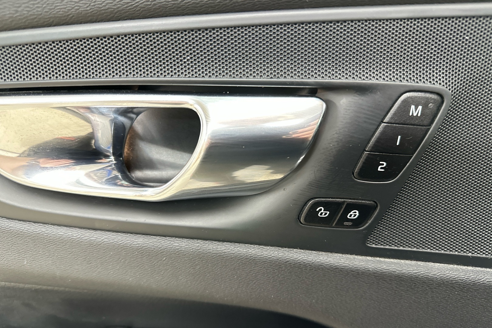 VOLVO XC60 2021