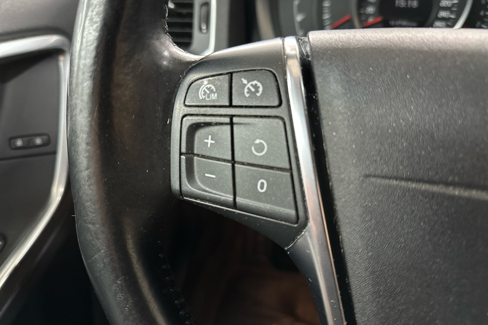 VOLVO V60 2014