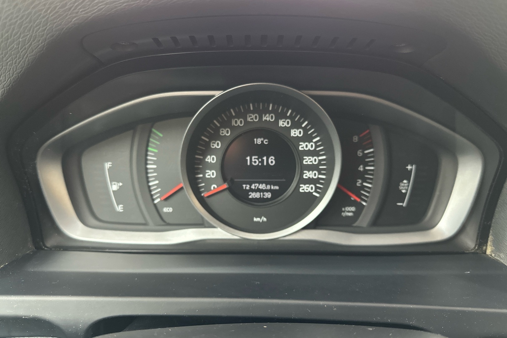 VOLVO V60 2014