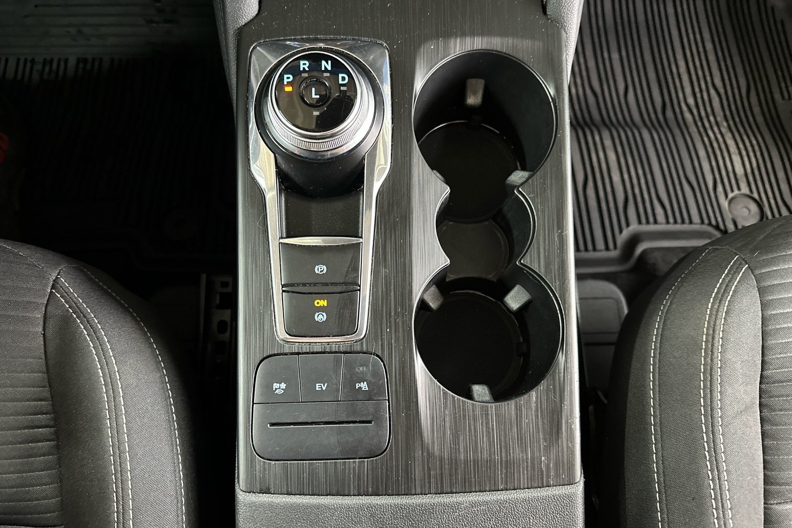 FORD Kuga 2021