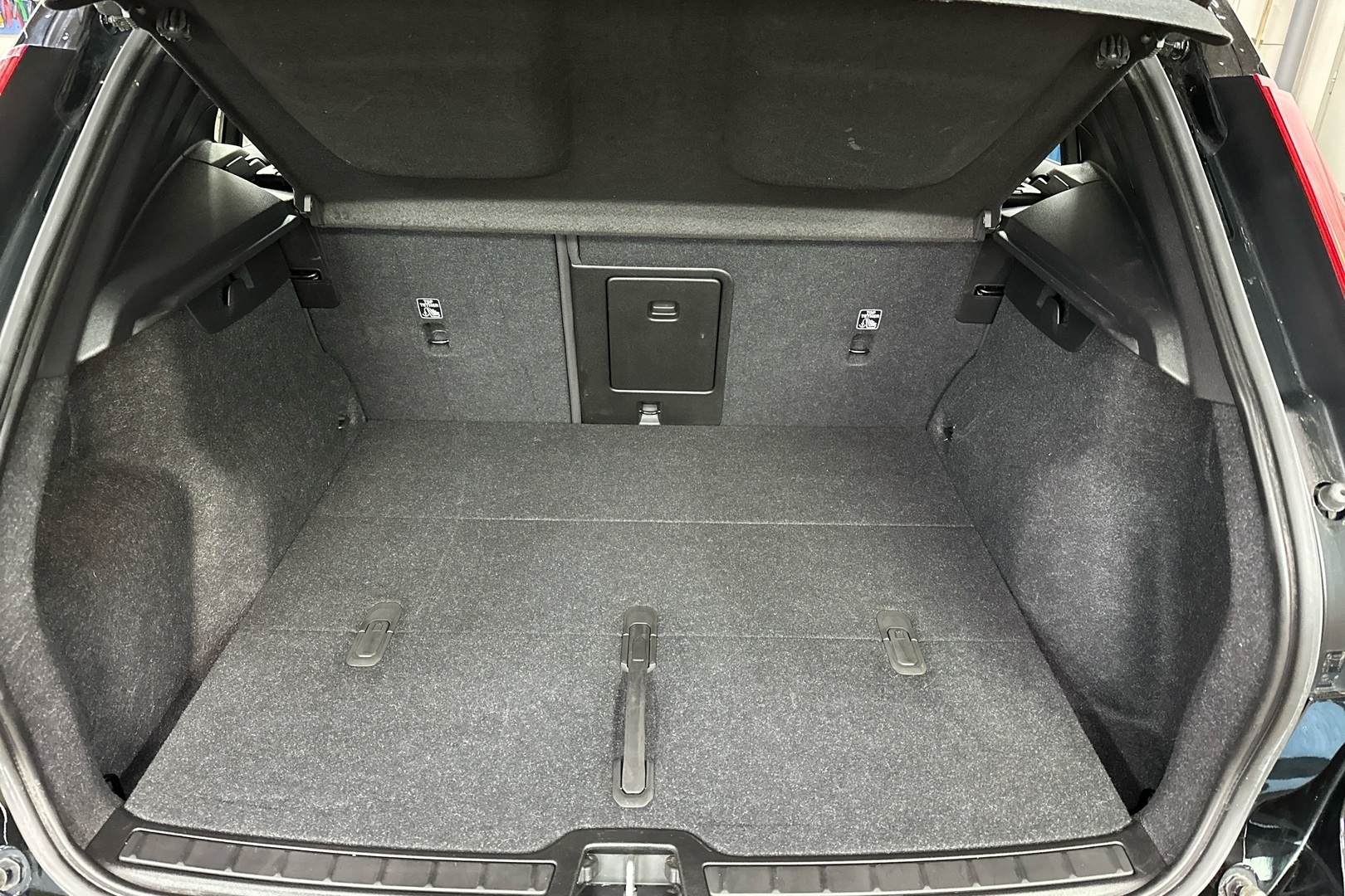 VOLVO XC40 2023