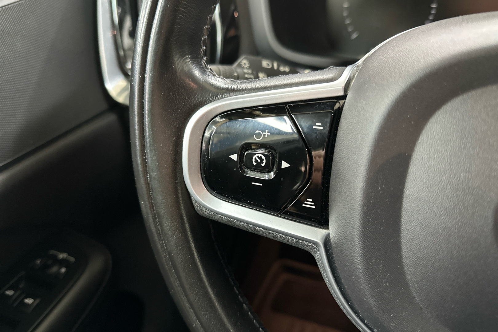 VOLVO V60 2021