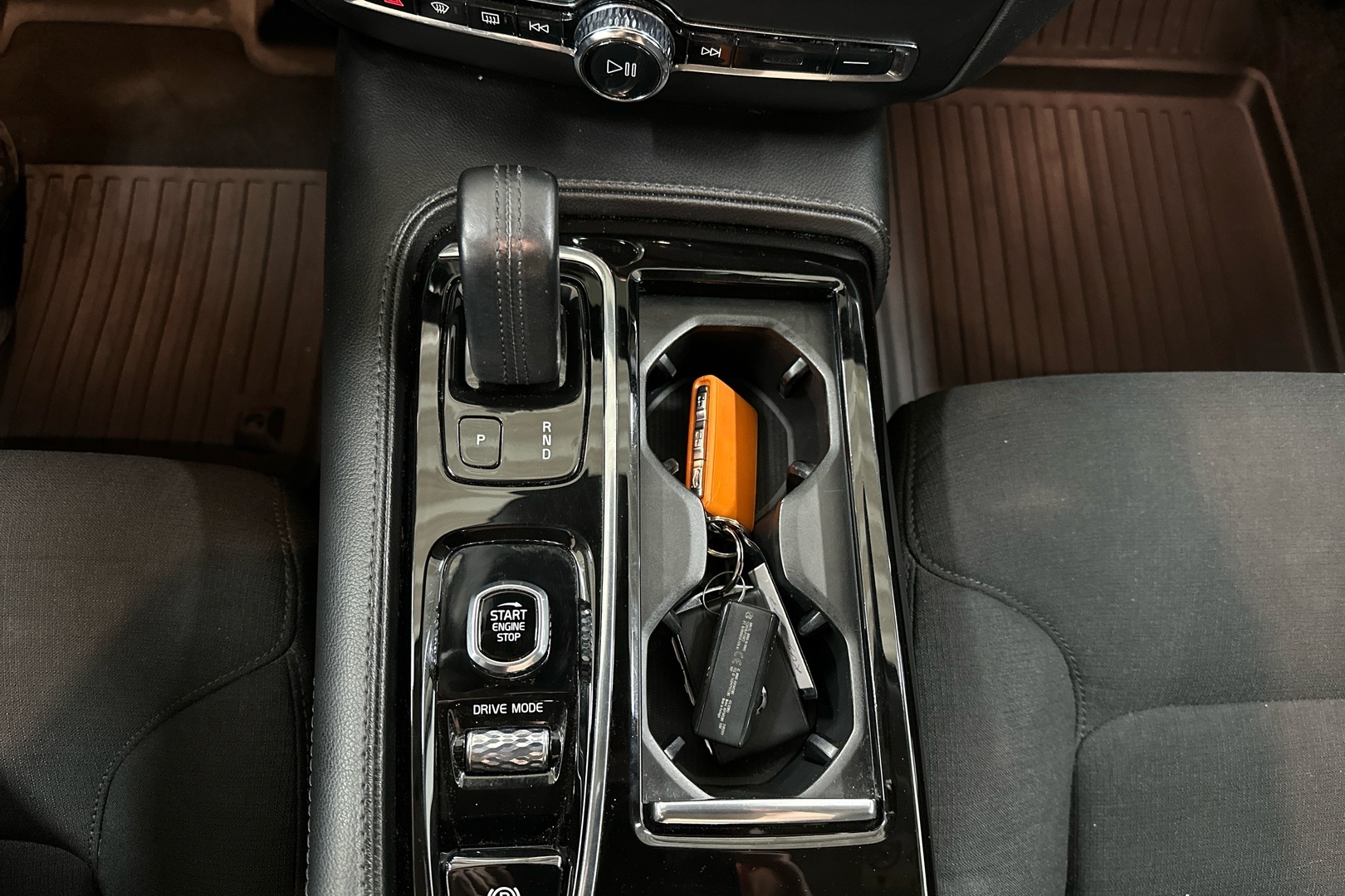 VOLVO V60 2021