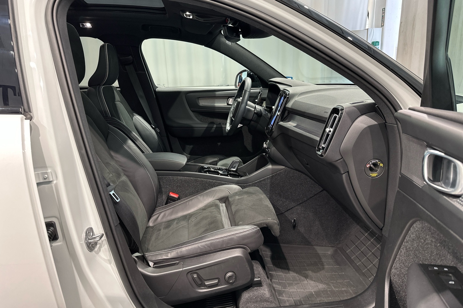 VOLVO XC40 2022