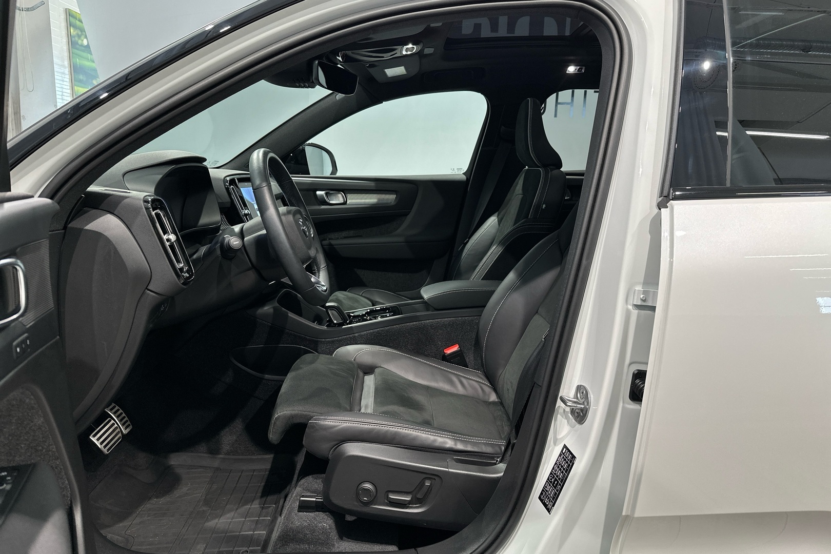 VOLVO XC40 2022