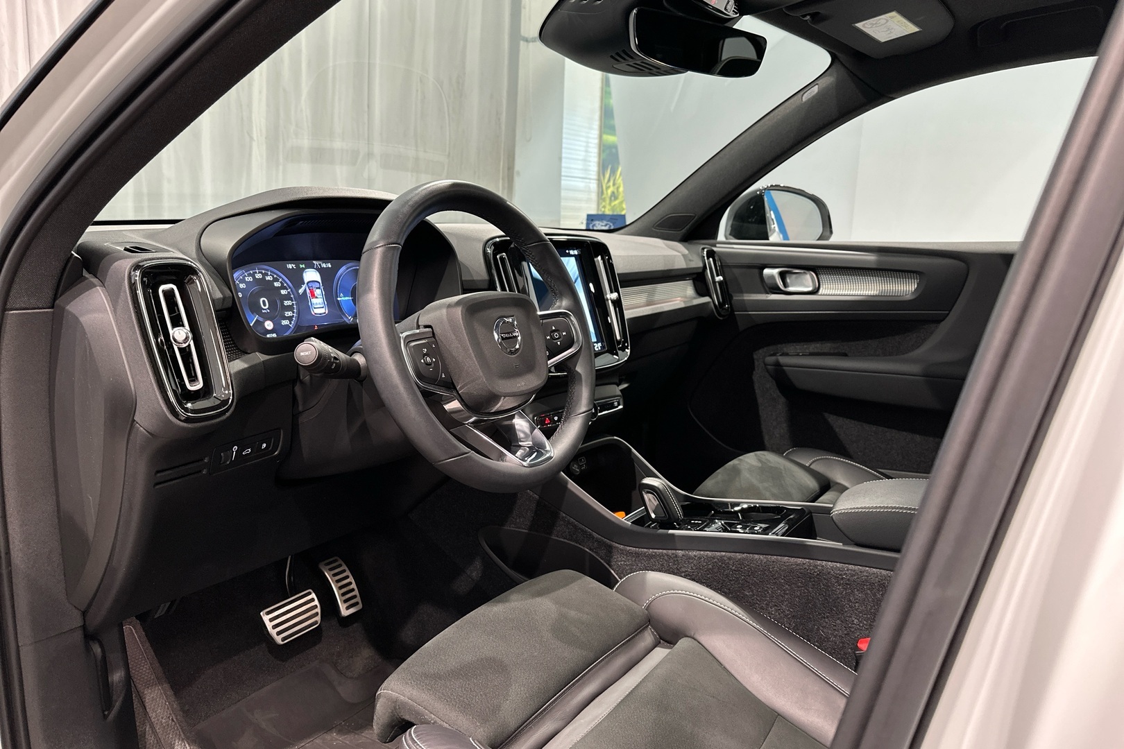 VOLVO XC40 2022