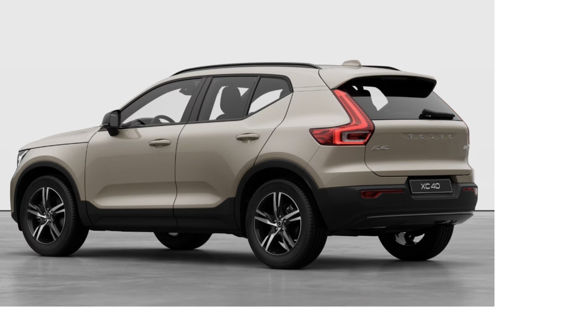 VOLVO XC40 2026