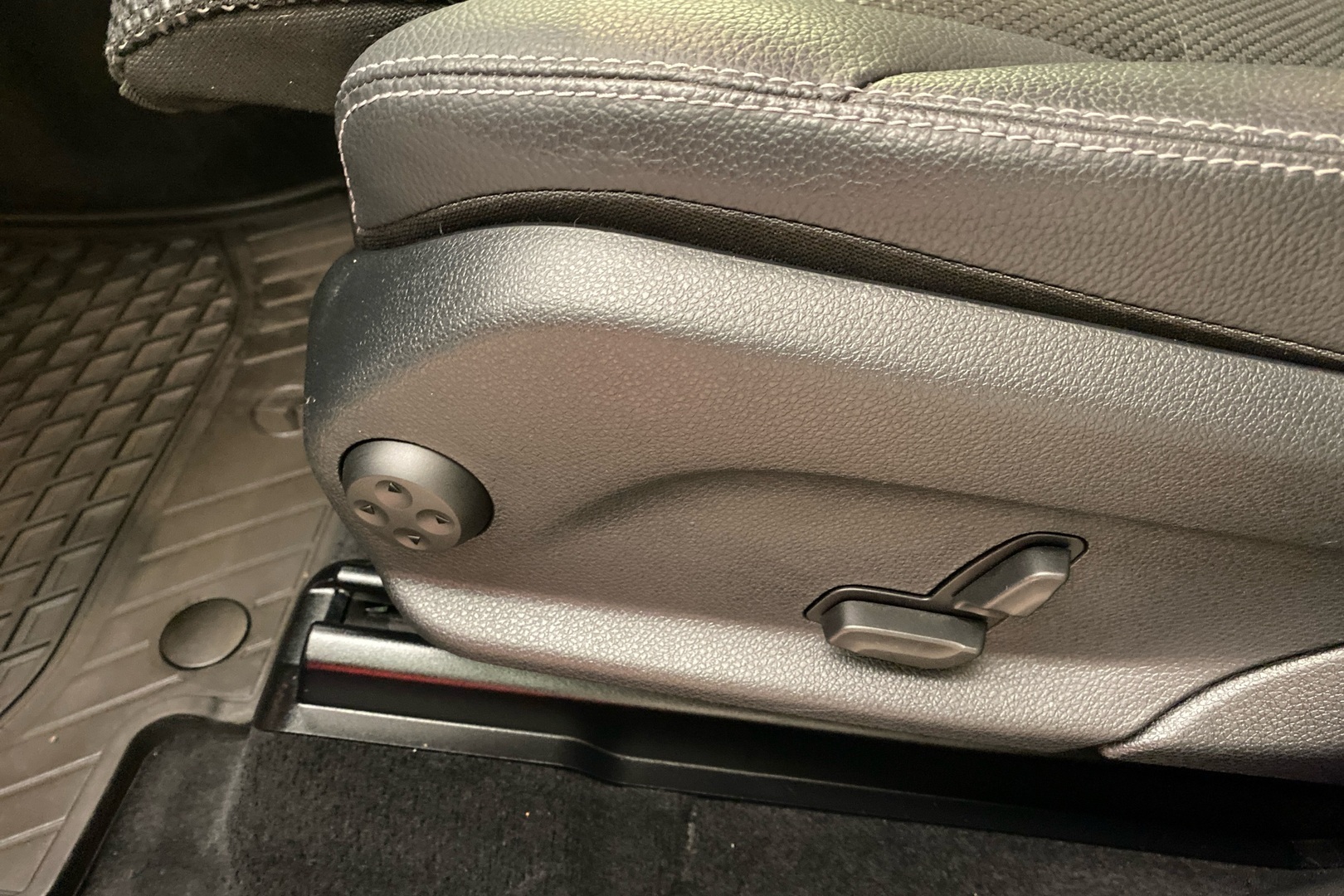 MERCEDES-BENZ GLC 2020