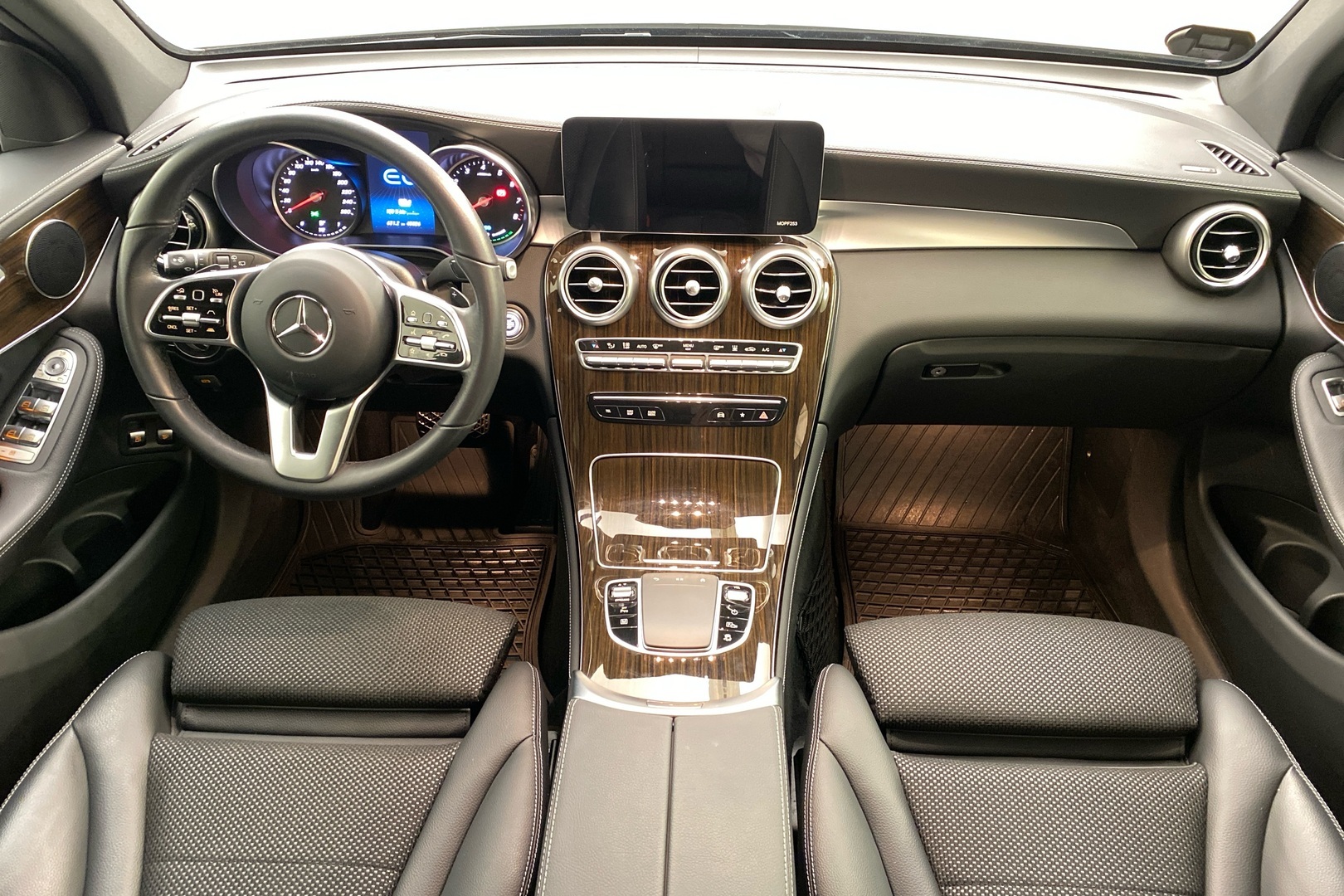 MERCEDES-BENZ GLC 2020