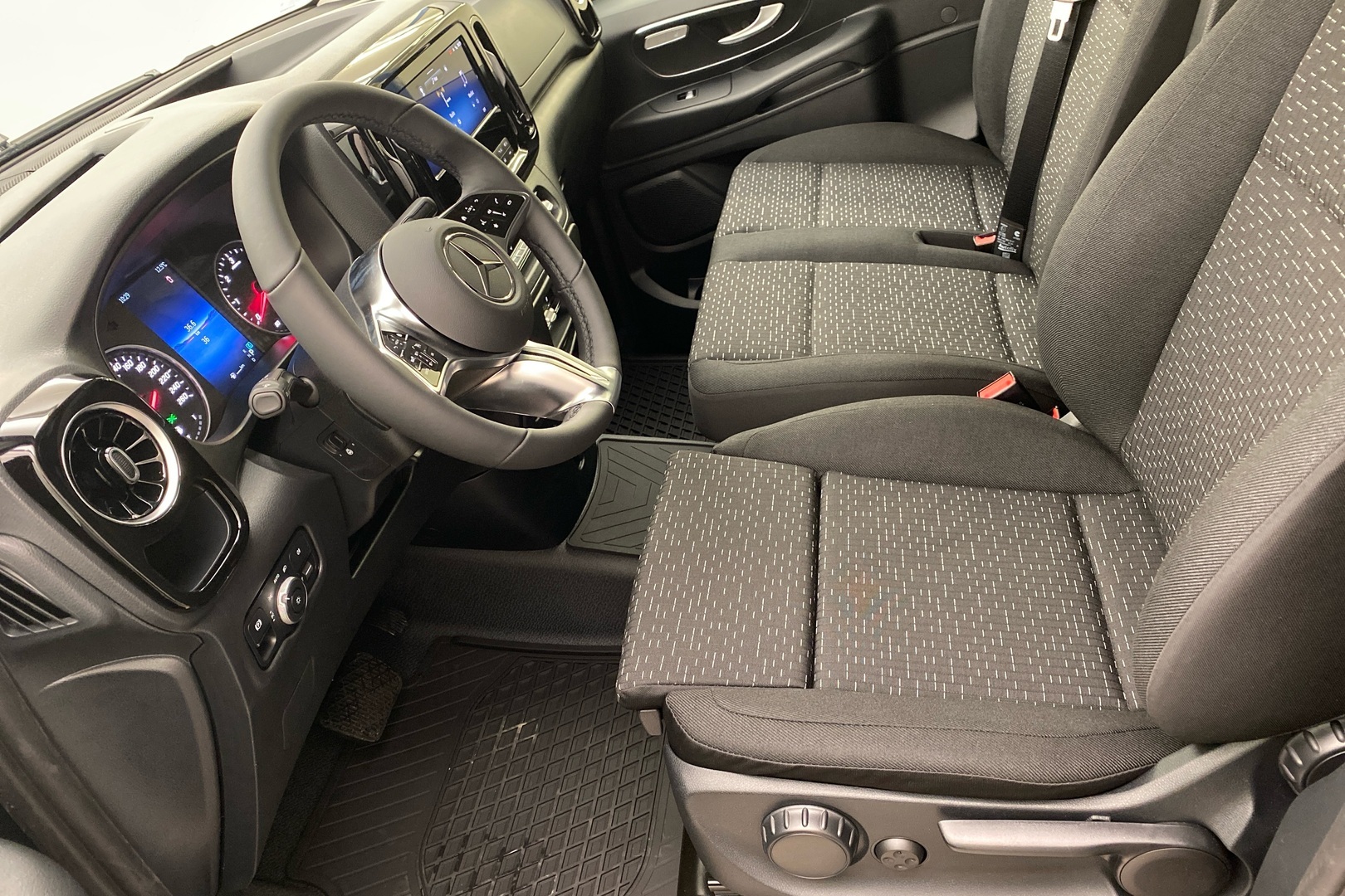 MERCEDES-BENZ Vito 2025