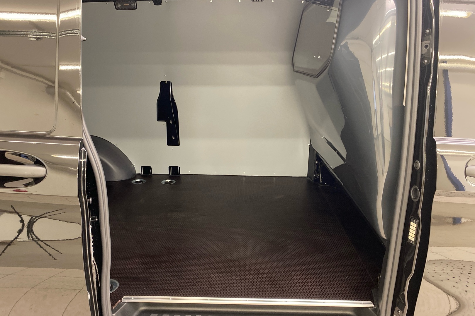 MERCEDES-BENZ Vito 2025