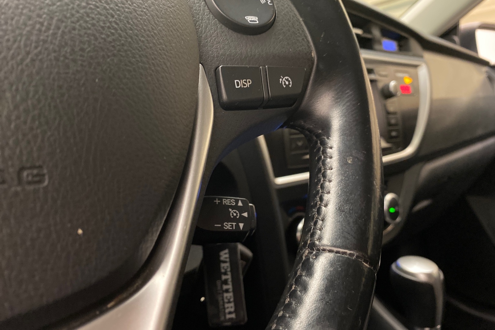 TOYOTA Auris 2014