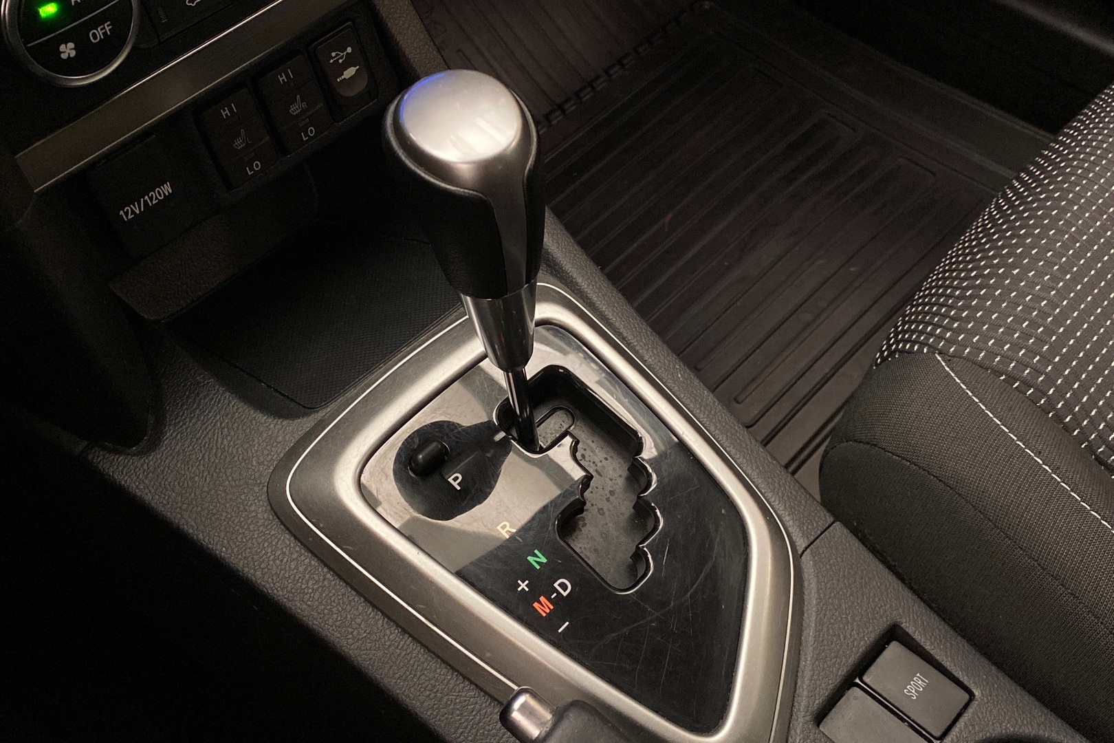 TOYOTA Auris 2014
