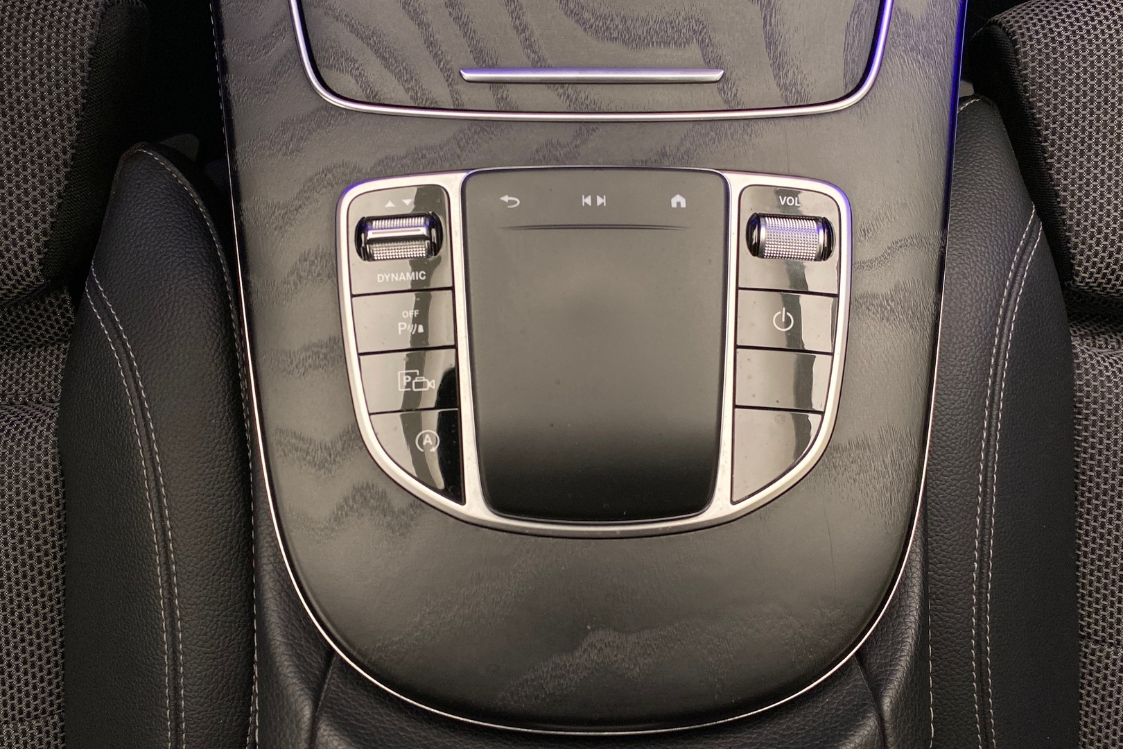 MERCEDES-BENZ E 2023