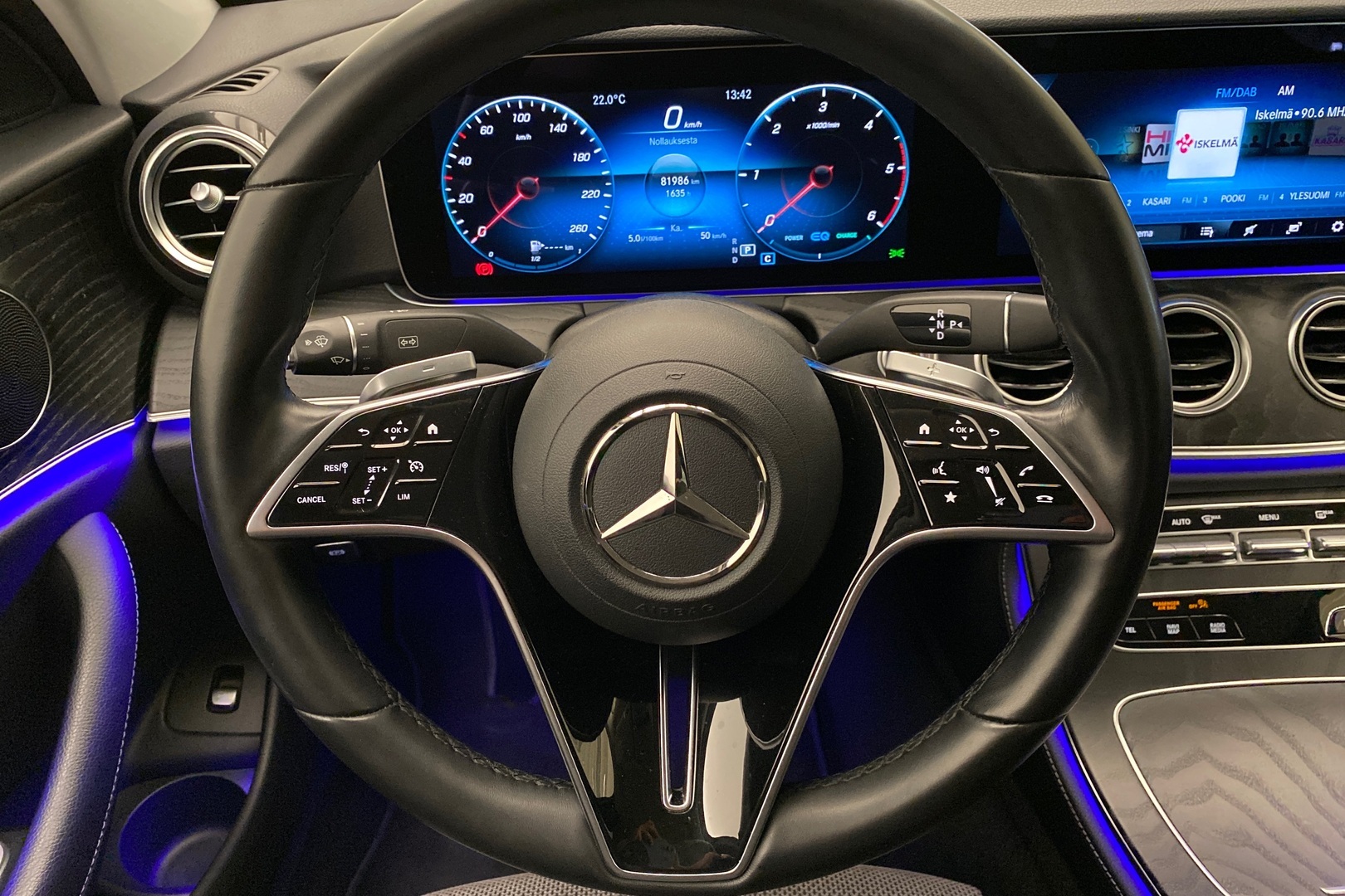 MERCEDES-BENZ E 2023