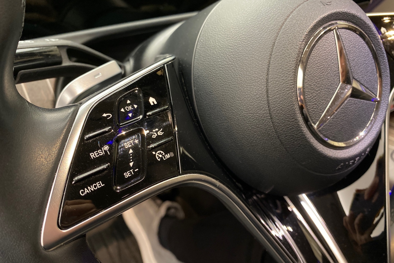 MERCEDES-BENZ E 2023