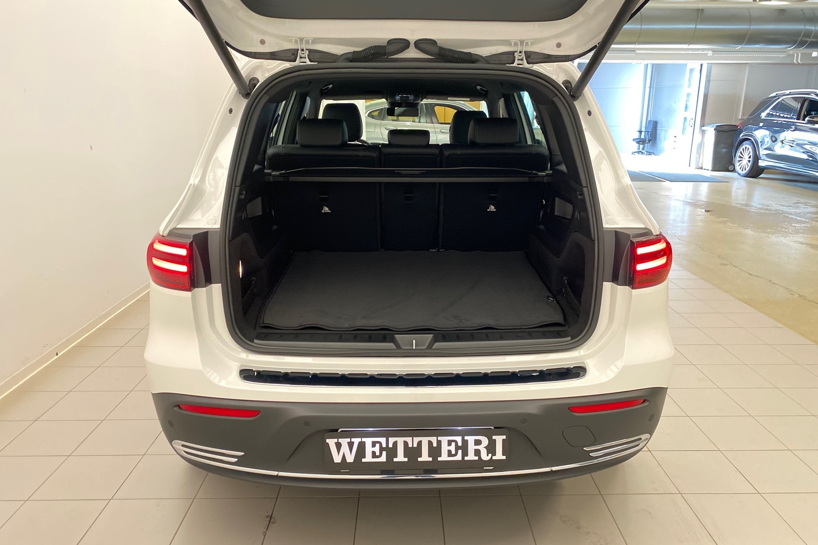 MERCEDES-BENZ EQB 2024