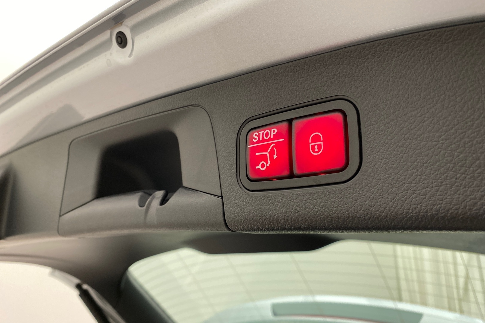 MERCEDES-BENZ EQA 2025