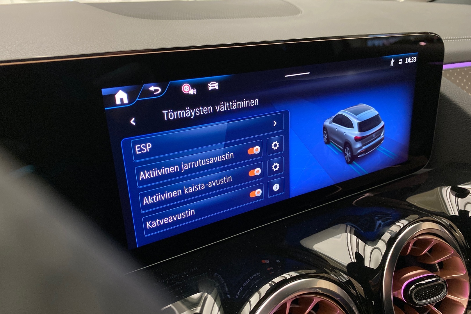 MERCEDES-BENZ EQA 2025