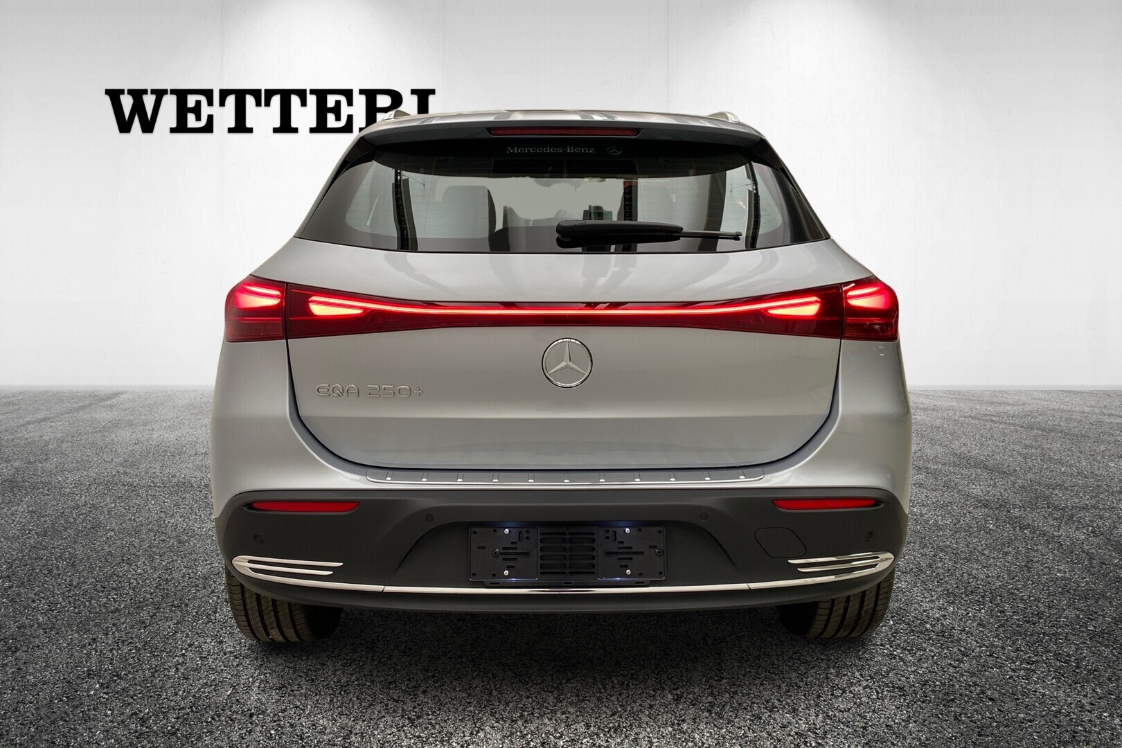 MERCEDES-BENZ EQA 2025